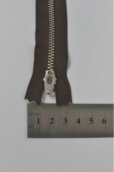 ZIP054  2號拉鏈   密尾拉鏈  銀色拉鏈  金屬密尾拉鏈  不設單獨拉鍊訂購 正面照